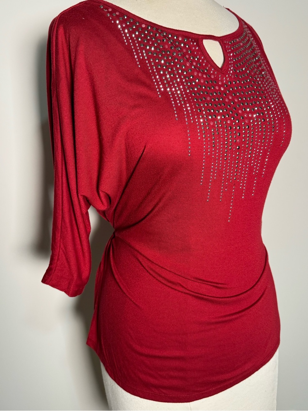 Gloria Vanderbilt Deep Red Embellished Top Keyhole Dolman Sleeve Tie Back Waist